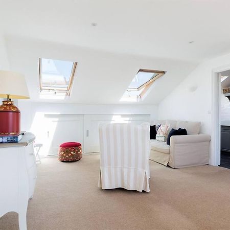 Spacious 3 Bedroom Flat With Terrace Londra Esterno foto