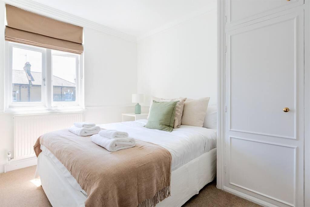 Spacious 3 Bedroom Flat With Terrace Londra Esterno foto