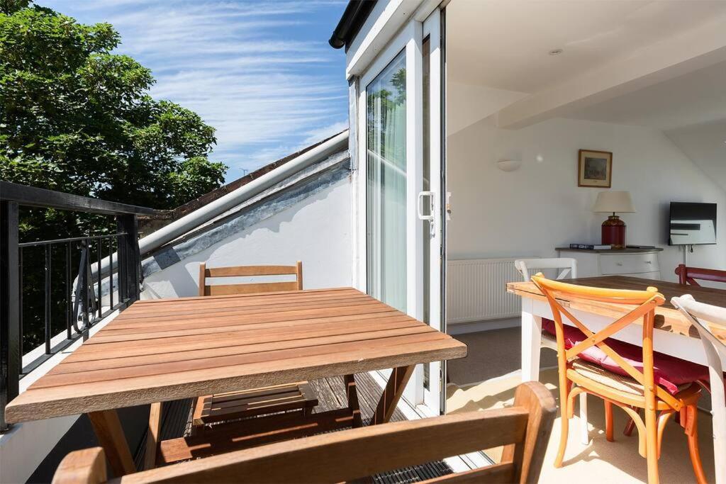 Spacious 3 Bedroom Flat With Terrace Londra Esterno foto
